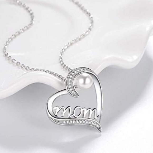 ❤️ Love Heart Pearl Pendant